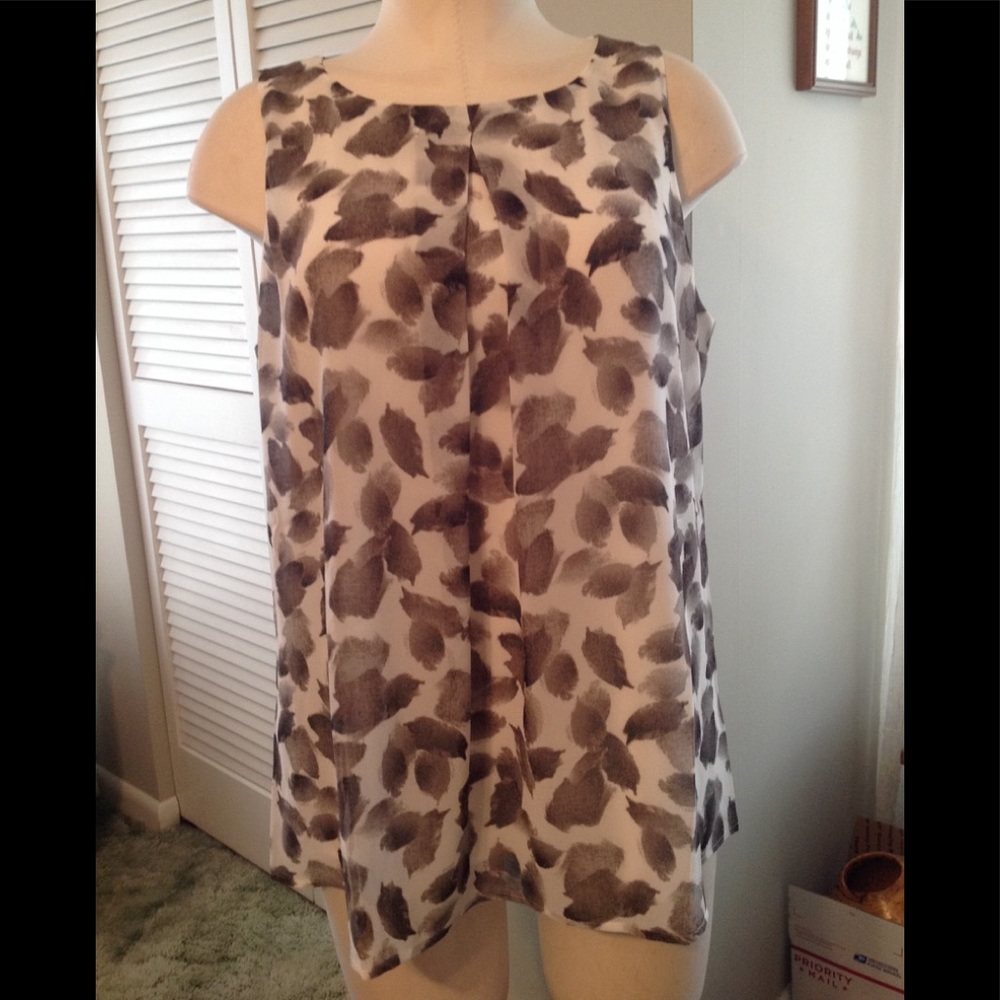 White House Black Market SL pleat front shell NWT